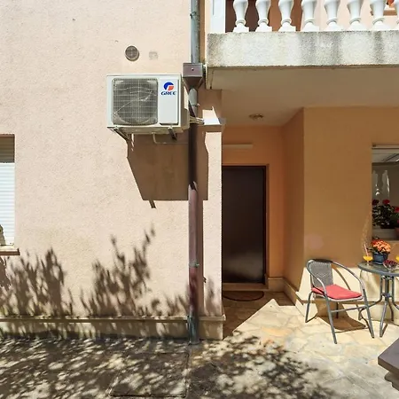 Zenta Apartment *
